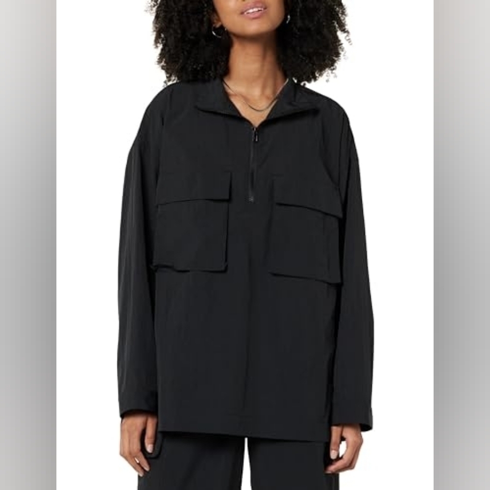 Women's Relaxed Nylon Jacket Size Medium NWT, Minimalist, Sporty Chic, Athletic